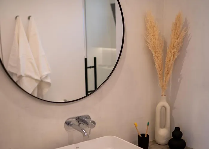 The V Puerto del Carmen (Lanzarote)