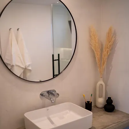 The V Puerto del Carmen (Lanzarote)